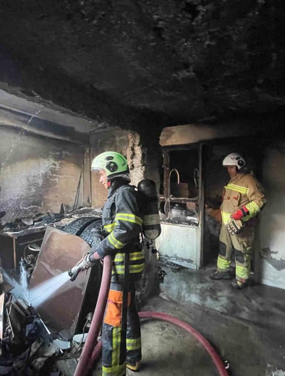ANTAKYA’DA MÜSTAKİL EVDE YANGIN ÇIKTI