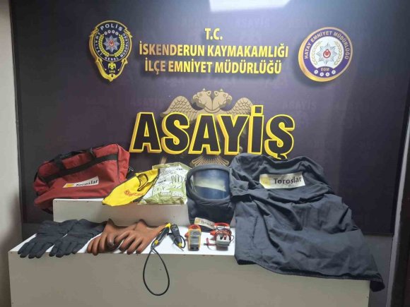 ELEKTRİK ARIZA ARACINDAN MALZEME ÇALAN HIRSIZ YAKALANDI