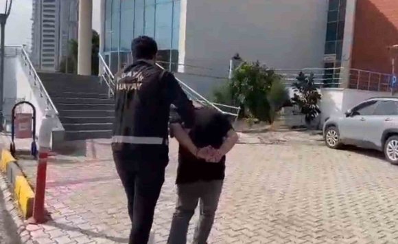 ELEKTRİK ARIZA ARACINDAN MALZEME ÇALAN HIRSIZ YAKALANDI