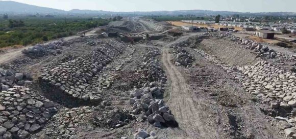 ARSUZ’DA HACIAHMETLİ VE AVCILAR DERESİ ISLAH EDİLİYOR