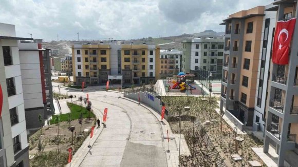 HATAY’DA DEPREMİN İZLERİ 190 BİN BAĞIMSIZ BÖLÜMLE SİLİNECEK