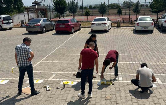 OKULLARINI EL ELE VEREREK YENİLEDİLER