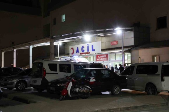 DÜĞÜNDE TARTIŞMA KAVGAYA DÖNÜŞTÜ: 2 YARALI