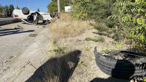 BURDUR’DA OTOMOBİL TAKLA ATTI: 1 YARALI