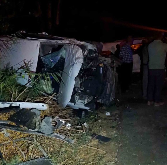 MERSİN’DE ZİNCİRLEME KAZA: 1 ÖLÜ 8 YARALI