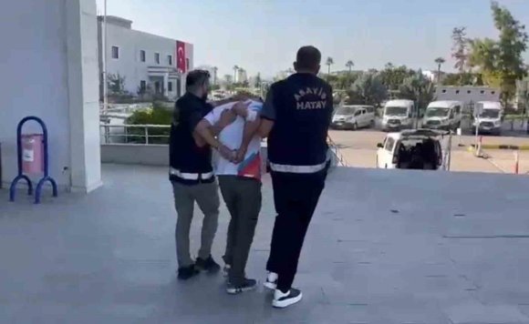 İSKENDERUN BELEDİYESİ ÇALIŞANINI BIÇAKLA YARALAYAN ŞAHIS TUTUKLANDI