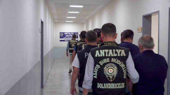 ANTALYA’DA DUBLÖRLÜ 730 MİLYONLUK VURGUN PLANI ÇÖKTÜ: 7 TUTUKLAMA