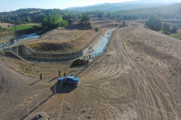 BURDUR’DA KAYBOLAN KEÇİLERİ JANDARMA BULDU