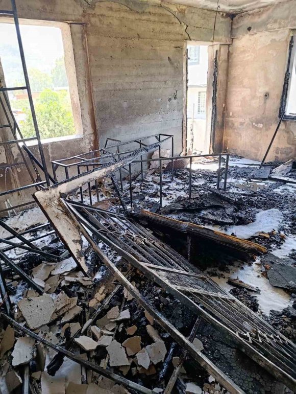 DEFNE’DE APARTMAN DAİRESİNDE YANGIN