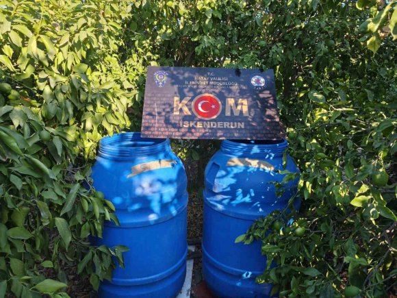 HATAY’DA BİN 250 LİTRE FERMENTE HALDE SAHTE İÇKİ ELE GEÇİRİLDİ