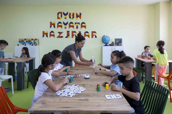 AKIL VE ZEKA OYUNLARI ATÖLYESİNDE EĞLENCE VE ÖĞRENME BİR ARADA