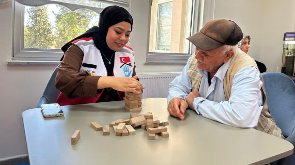 KAHRAMANMARAŞ’TA YAŞLILARA ŞEFKAT ELİ