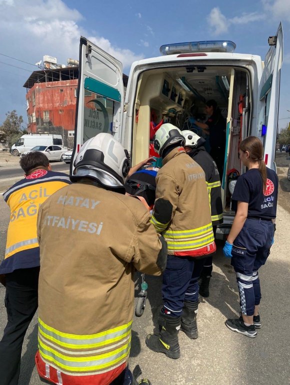 SAMANDAĞ’DA TRAFİK KAZASI: 6 YARALI