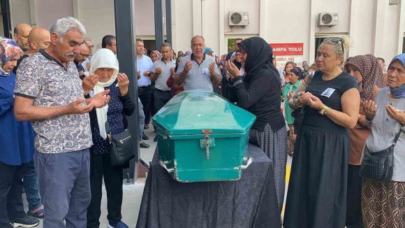 İKİZ ANNESİ HASTANE PERSONELİ HASTALIĞA YENİK DÜŞTÜ