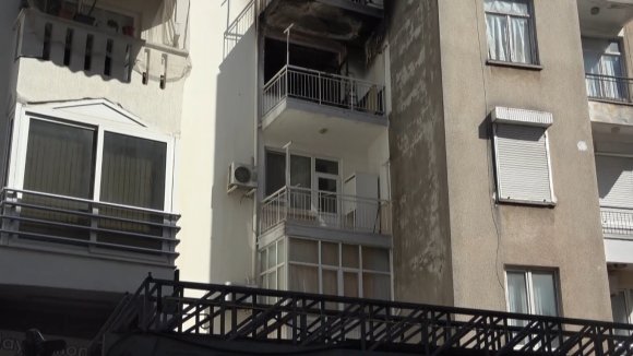 ANTALYA’DA APARTMAN DAİRESİNDE YANGIN: 1 YARALI