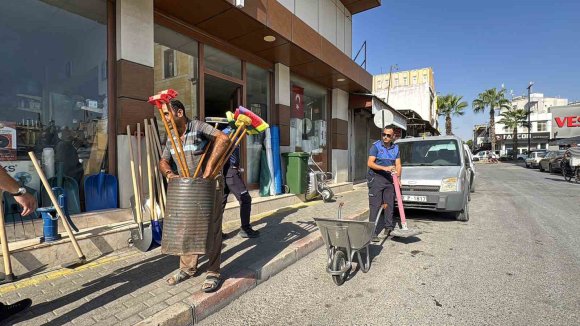 TARSUS’TA KALDIRIM İŞGALİNE KARŞI SIKI DENETİM