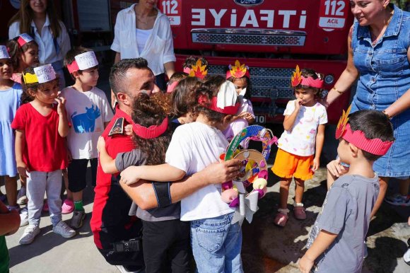 MİNİKLER YANGIN GÜVENLİĞİYLE İLGİLİ BİLİNÇLENDİ