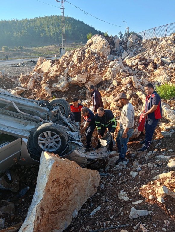 TAKLA ATAN ARACIN SÜRÜCÜSÜ YARALANDI