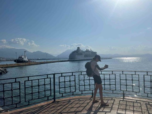 445 YOLCU 362 MÜRETTEBATLI KRUVAZİYER ALANYA İSKELESİNE ULAŞTI