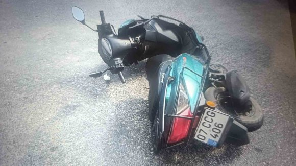 OTOMOBİL İLE ÇARPIŞAN MOTOSİKLETLİ YARALANDI