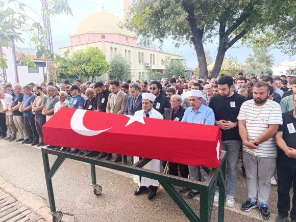 POLİS MEMURU SELMANİ UÇAR MEMLEKETİ KOZAN’DA SON YOLCULUĞUNA UĞURLANDI