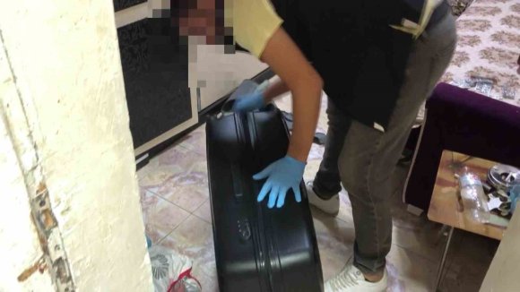 10 BİN ADET UYUŞTURUCU HAPLA YAKALANDILAR: "UYUŞTURUCU SATMIYORUZ" SAVUNMASI YAPTILAR