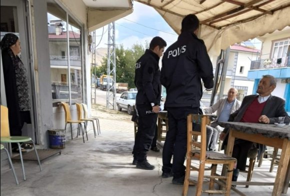 POLİS PAZAR YERİNDE KADINLARA KADES’İ ANLATTI