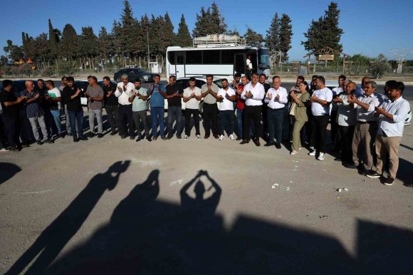 EYLEM YAPAN TARIM İŞÇİLERİ VE ARACILARINA ÇİFTÇİLERDEN ÇAĞRI: "3 AY BEKLEYİN"
