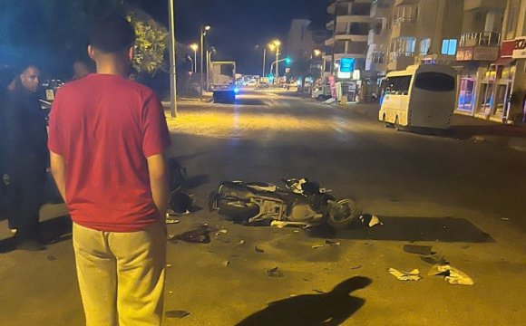 MOTOSİKLETLER KAFA KAFAYA ÇARPIŞTI: 2 ÖLÜ