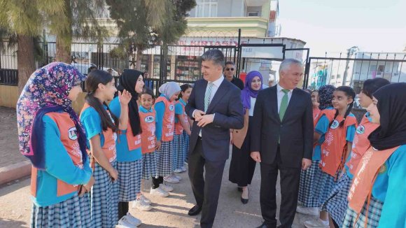 BAŞKAN VEKİLİ ŞENER’DEN ÖĞRENCİLERE KİTAP MÜJDESİ
