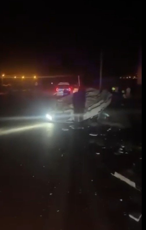 MERMER BLOKLARA ÇARPAN OTOMOBİLİN SÜRÜCÜSÜ YARALANDI