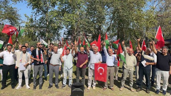OSMANİYE’DE VATANDAŞLAR SUMUD FİLOSU VE GAZZE HALKINA DESTEK VERDİ