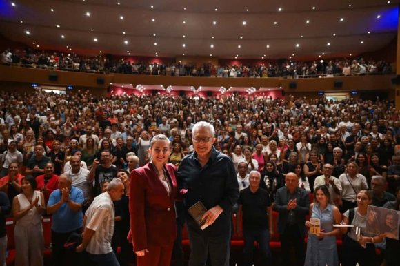ANTALYA KİTAP FUARI İLK GÜNÜNDE YOĞUN İLGİ GÖRDÜ