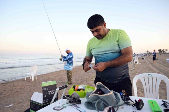 MERSİN’DE 8. ALTIN KANCA SURFCASTİNG TURNUVASI TAMAMLANDI