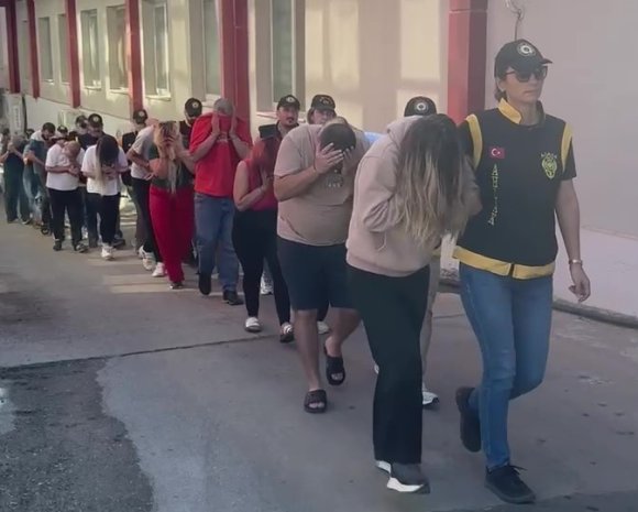 ADANA’DA FUHUŞ ŞEBEKESİNE OPERASYON: 14 TUTUKLAMA