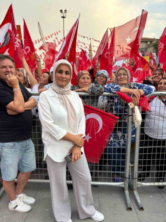 CHP AKSU KADIN KOLLARI BAŞKANI MENZİL ÇAKMAK GÖREVİNDEN İSTİFA ETTİ