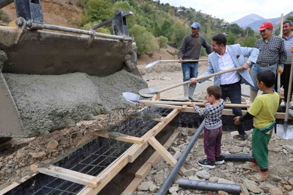 İSTANBUL’DAN DÖNÜP BAŞKAN OLDU, KÖYLERİ MODERN SAHALARA KAVUŞTURMAYA BAŞLADI