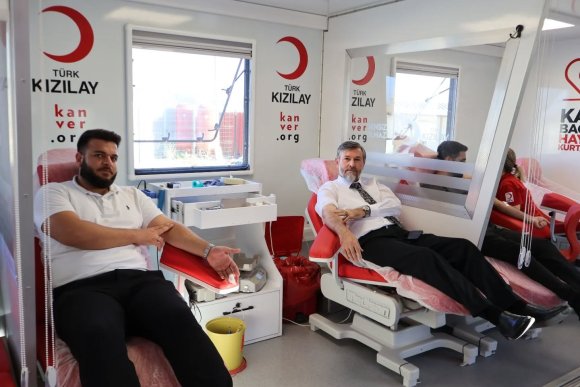 HATAY MÜFTÜLÜĞÜ VE KIZILAY İŞ BİRLİĞİNDE KAN BAĞIŞ KAMPANYASI DÜZENLEDİ