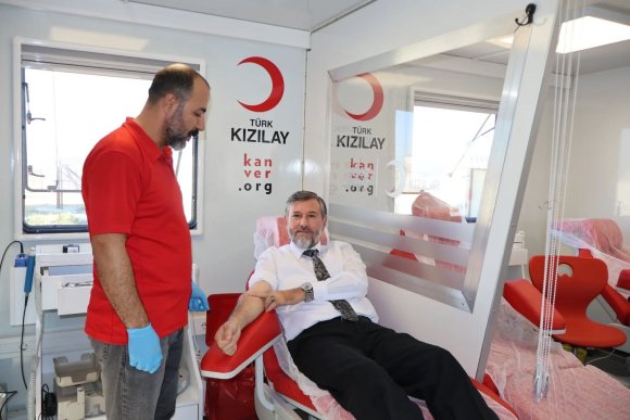 HATAY MÜFTÜLÜĞÜ VE KIZILAY İŞ BİRLİĞİNDE KAN BAĞIŞ KAMPANYASI DÜZENLEDİ