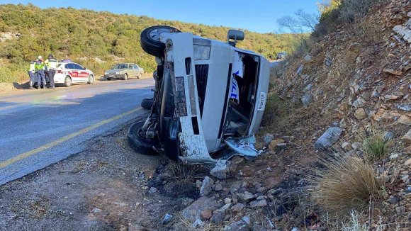 MERSİN’DE YİNE MİNİBÜS KAZASI: 1’İ AĞIR 6 YARALI