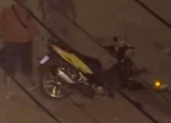 ADANA’DA İKİ MOTOSİKLET KAFA KAFAYA ÇARPIŞTI: 2 YARALI