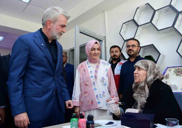 BAŞKAN GÖRGEL: "YAŞLILARIMIZA YÖNELİK HİZMETLERİMİZİ ARTIRARAK SÜRDÜRÜYORUZ"