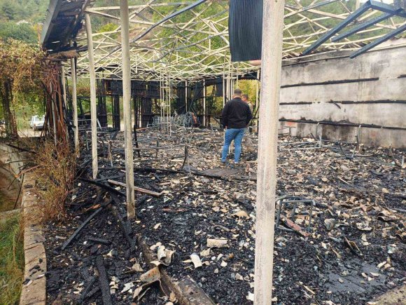 OSMANİYE’DE AHŞAP ALABALIK TESİSİ ALEVLERE TESLİM OLDU