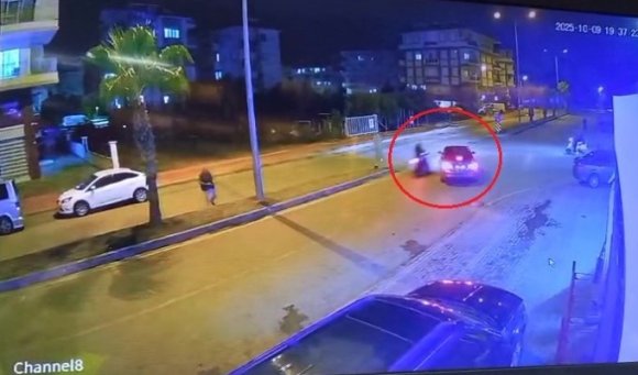 ANTALYA’DA ’U’ DÖNÜŞÜ YAPAN OTOMOBİLLE ÇARPIŞAN MOTOSİKLET SÜRÜCÜSÜ YARALANDI