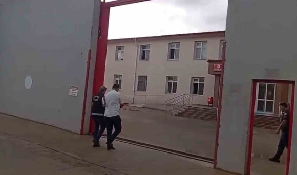 HATAY’DA HAPİS CEZASIYLA ARANAN 2 ŞAHIS YAKALANDI