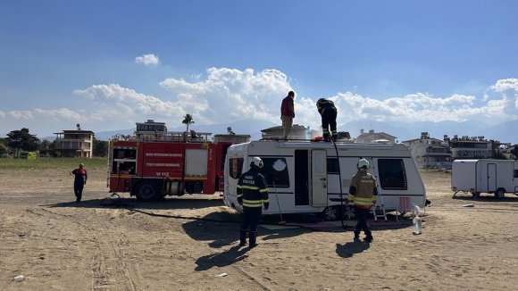 ARSUZ’DA KARAVAN YANGINI