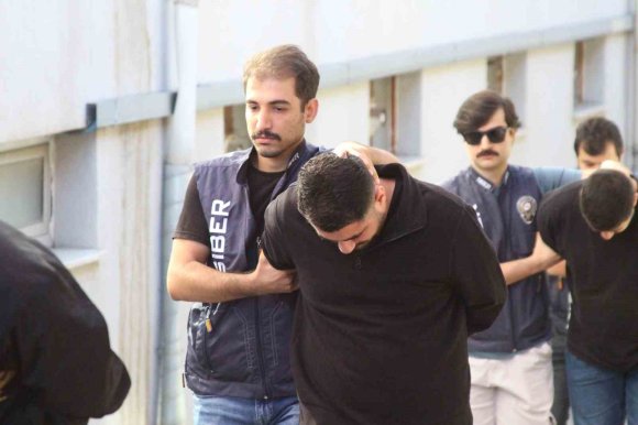 OTOMOBİL İLANIYLA 1 MİLYON LİRALIK DOLANDIRICILIK: 6 TUTUKLAMA