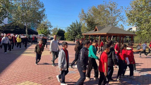 OSMANİYE’DE ÖĞRENCİLER AFET TATBİKATINDA BİLİNÇLENDİRİLDİ