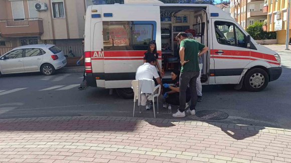 KAZADA YARALANAN MOTOSİKLETLİ İLK YARDIM SONRASI HASTANEYE GİTMEK İSTEMEDİ