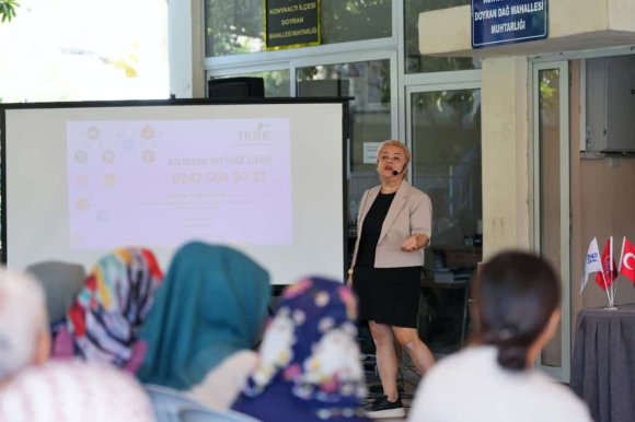 KONYAALTI’NDA ÇİFTÇİ KADINLAR BULUŞTU